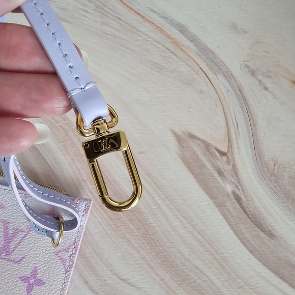 Louis Vuitton Spring In The City Neverfull Pochette Sunrise Pastel Wristlet - Picture 9 of 9